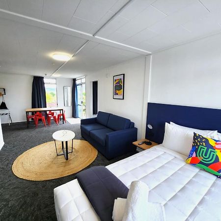 Urban Lounge Sleepery Hotel Роторуа Екстериор снимка